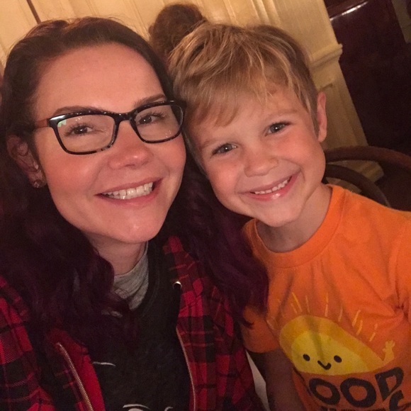 Meet your Posher, Mindy - Picture 2 of 4